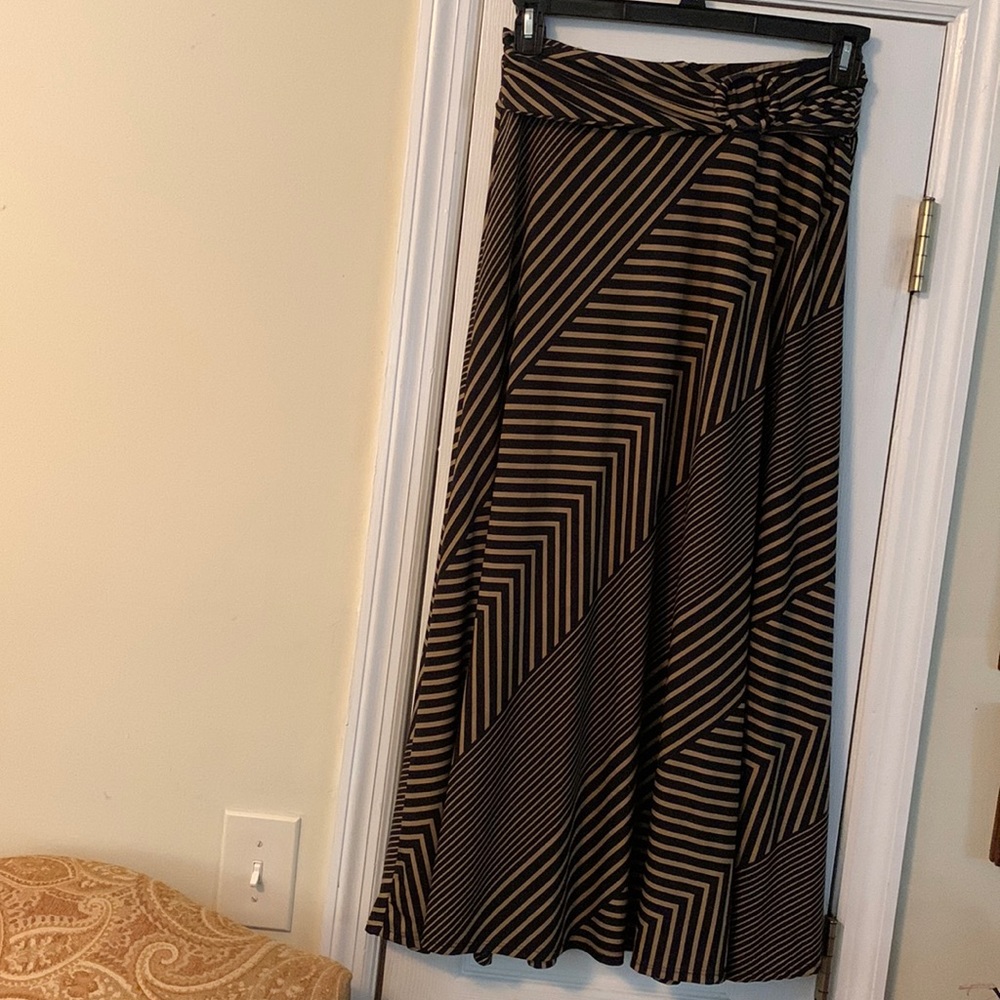 Ladies skirt.